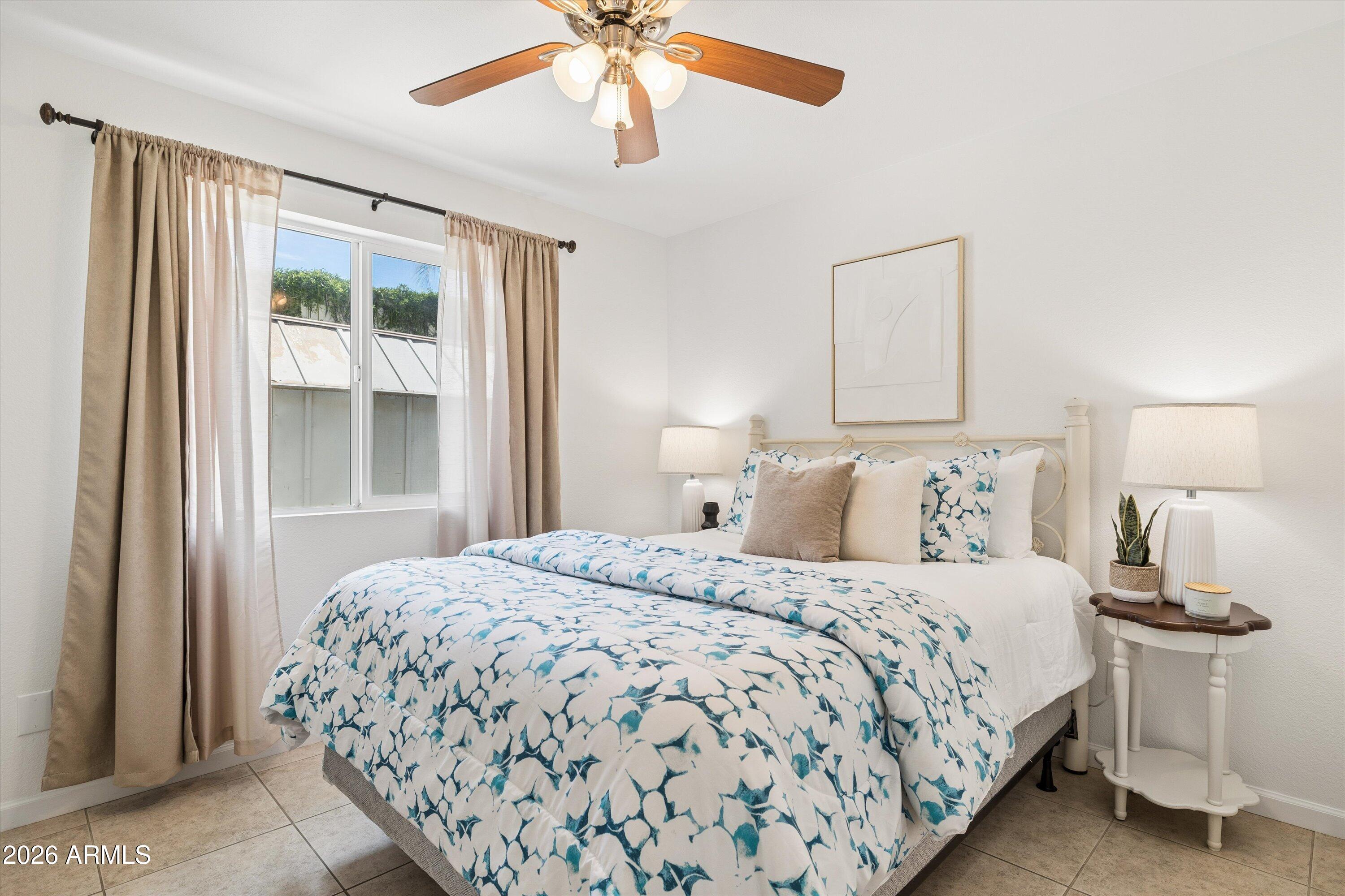 HIDDEN HILLS - Residential