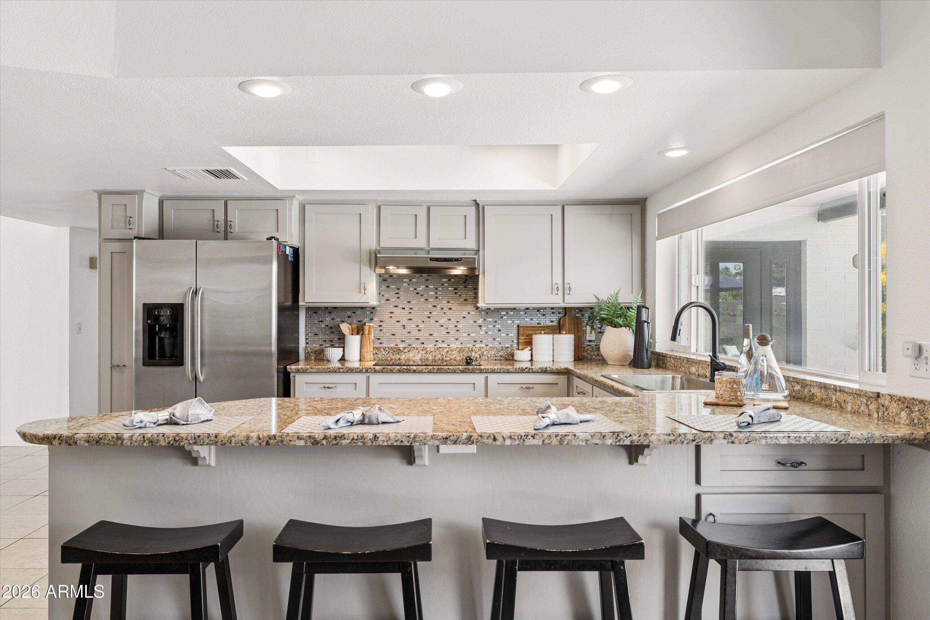 HIDDEN HILLS - Residential