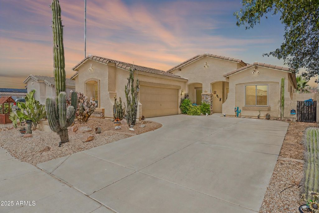 Photo of 1944 N Loretta Place, Casa Grande, AZ 85122 (MLS # 6905108)
