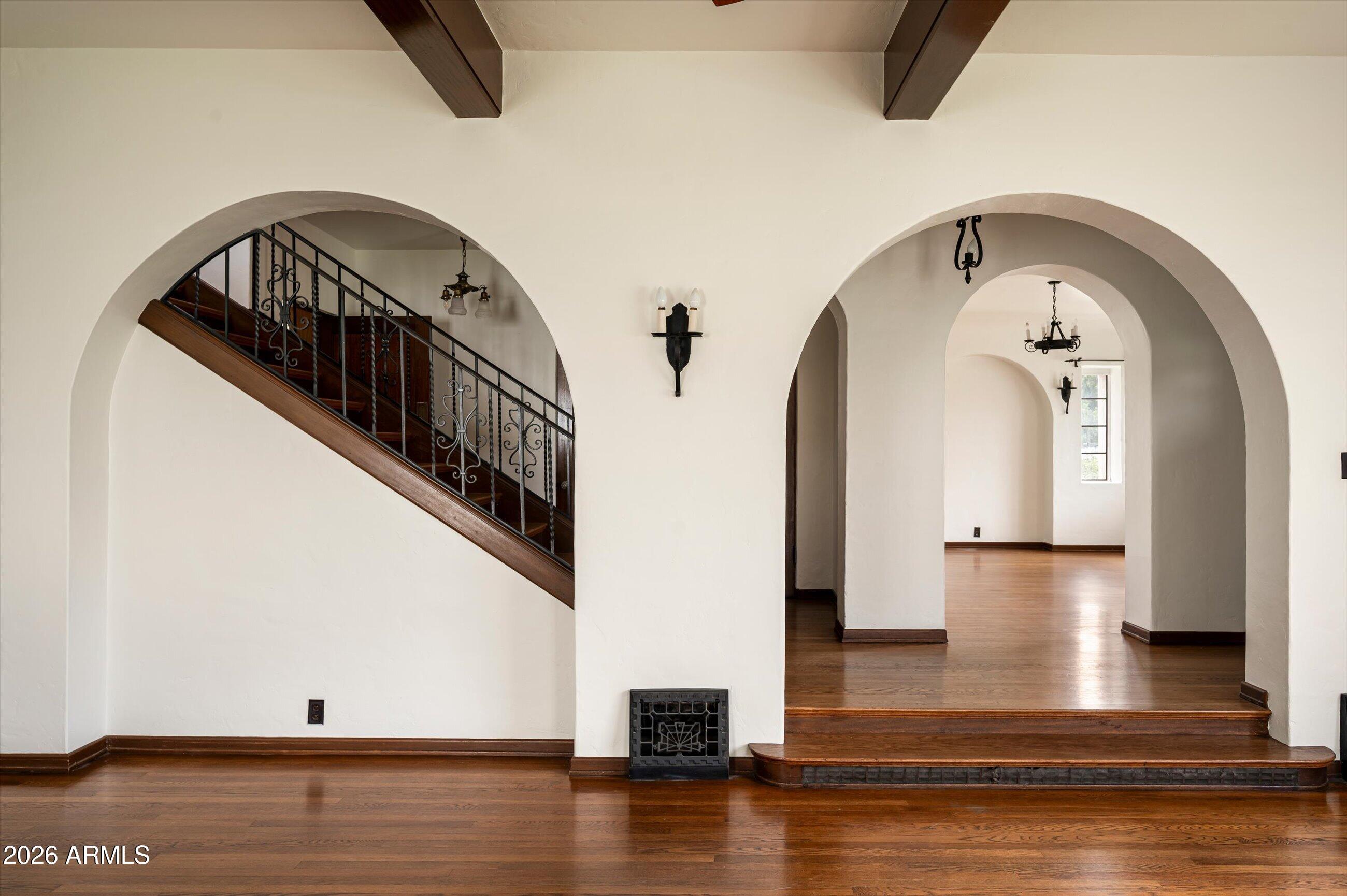 2218 ENCANTO Drive NE