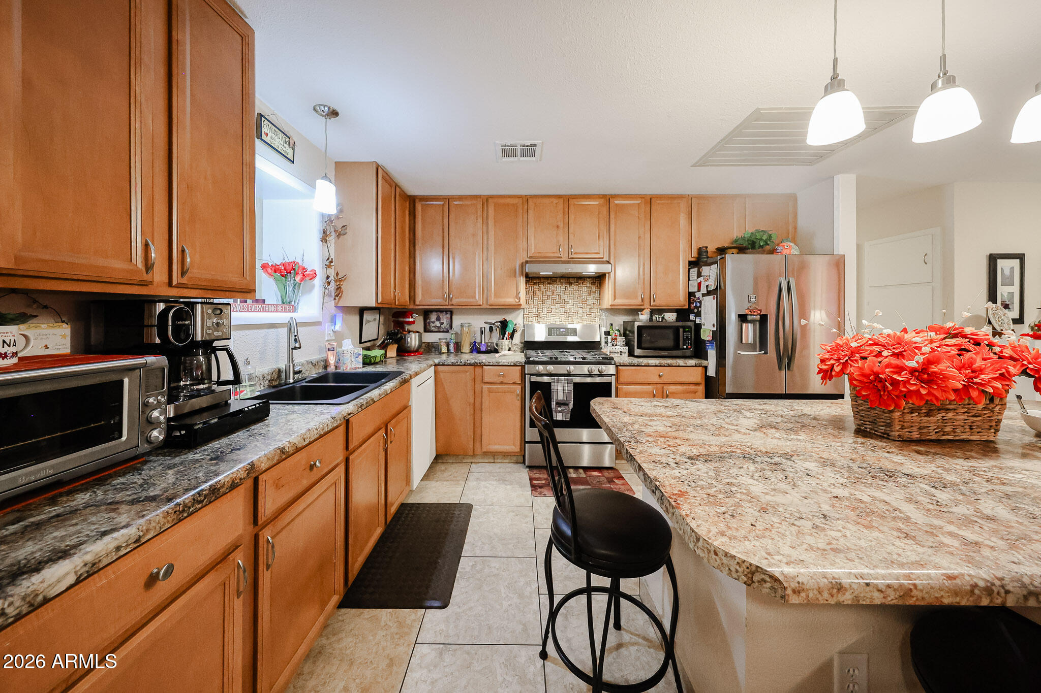 11621 N DESERT HILLS Drive W