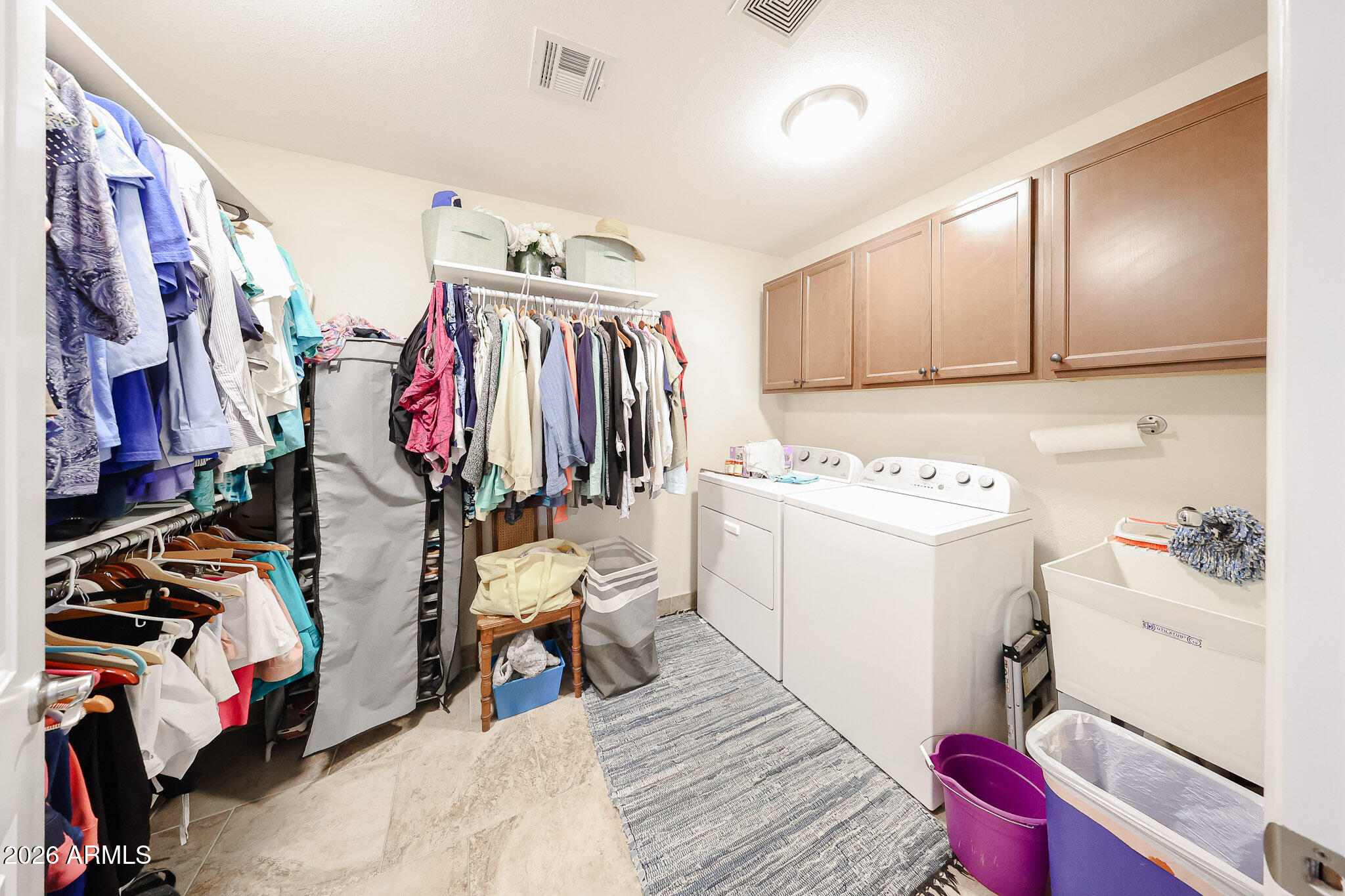 11621 N DESERT HILLS Drive W