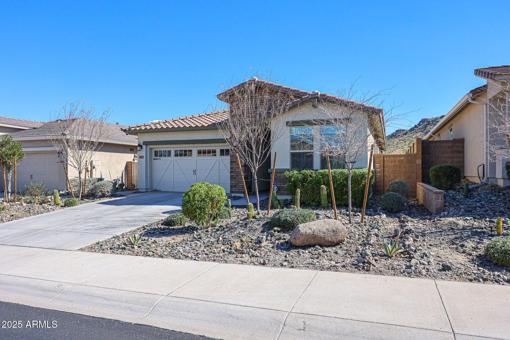 Photo of 16813 W Paseo Way, Goodyear, AZ 85338 (MLS # 6920199)
