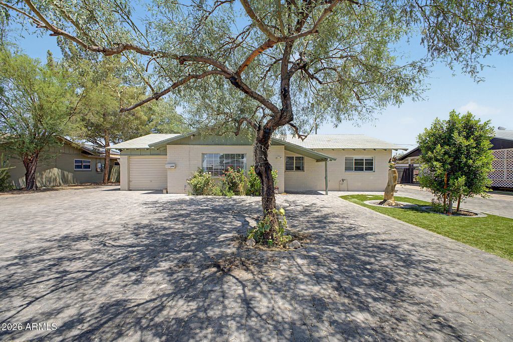 Photo of 684 W Dublin Street, Chandler, AZ 85225 (MLS # 7041794)
