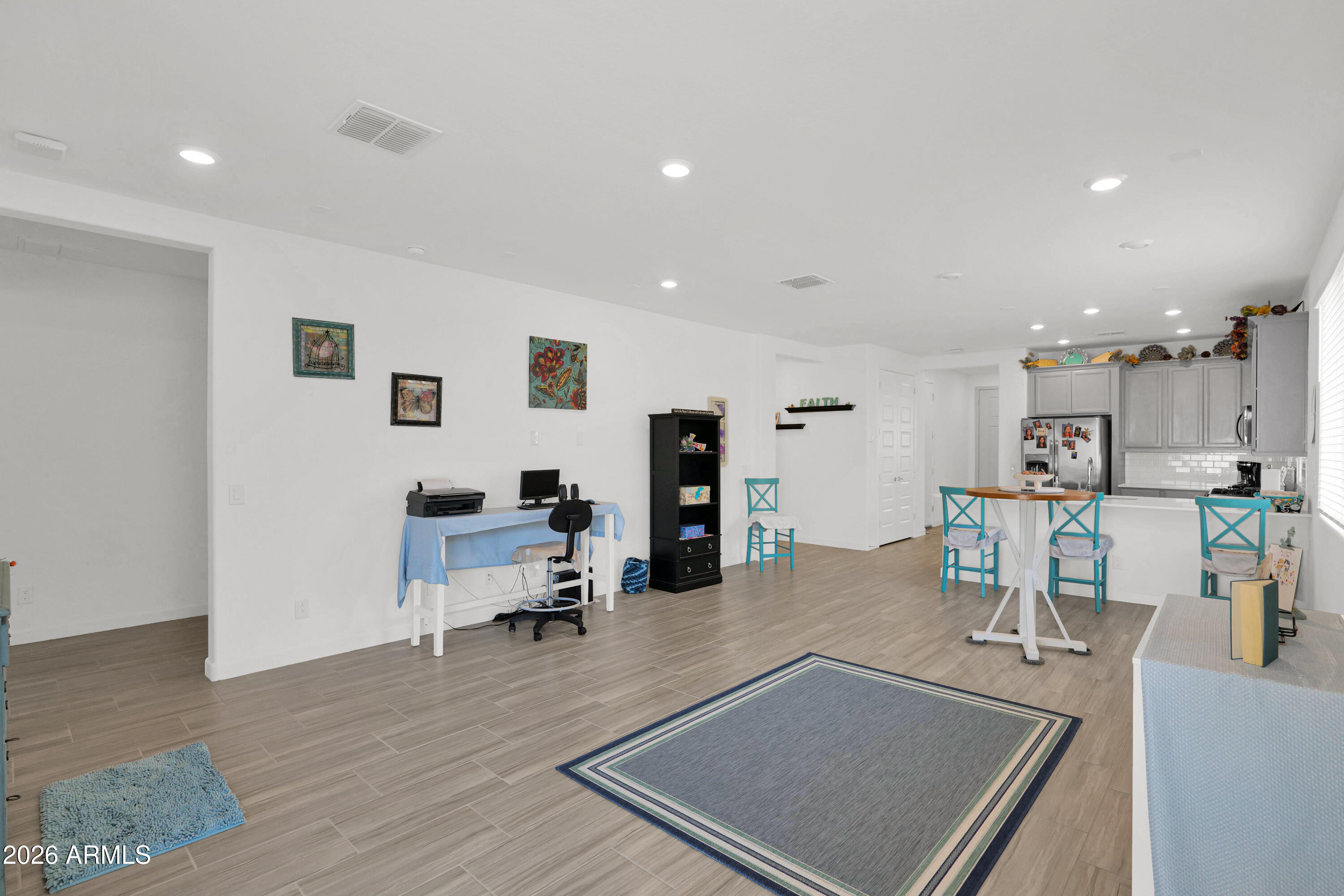 432 W TAMARACK Drive