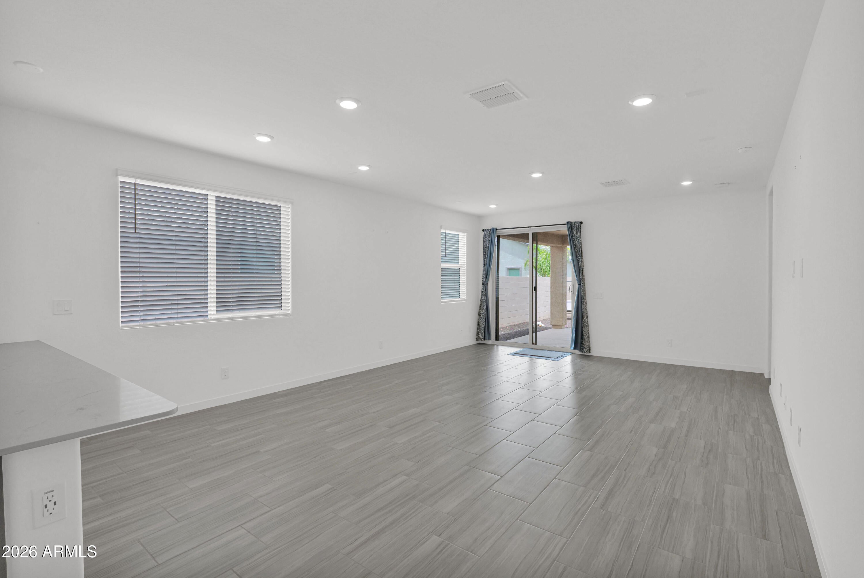 432 W TAMARACK Drive