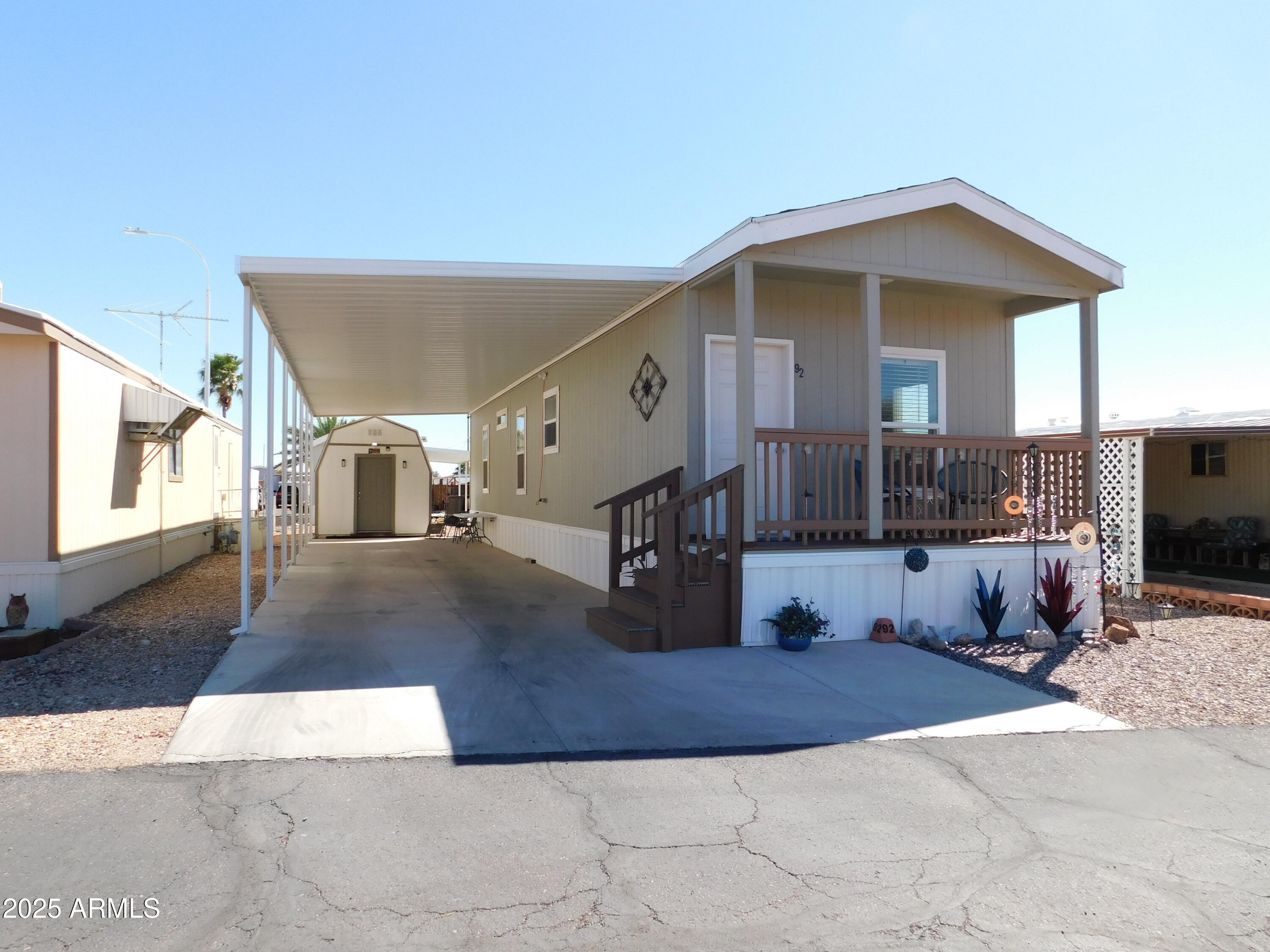 925 N Plaza Drive 92