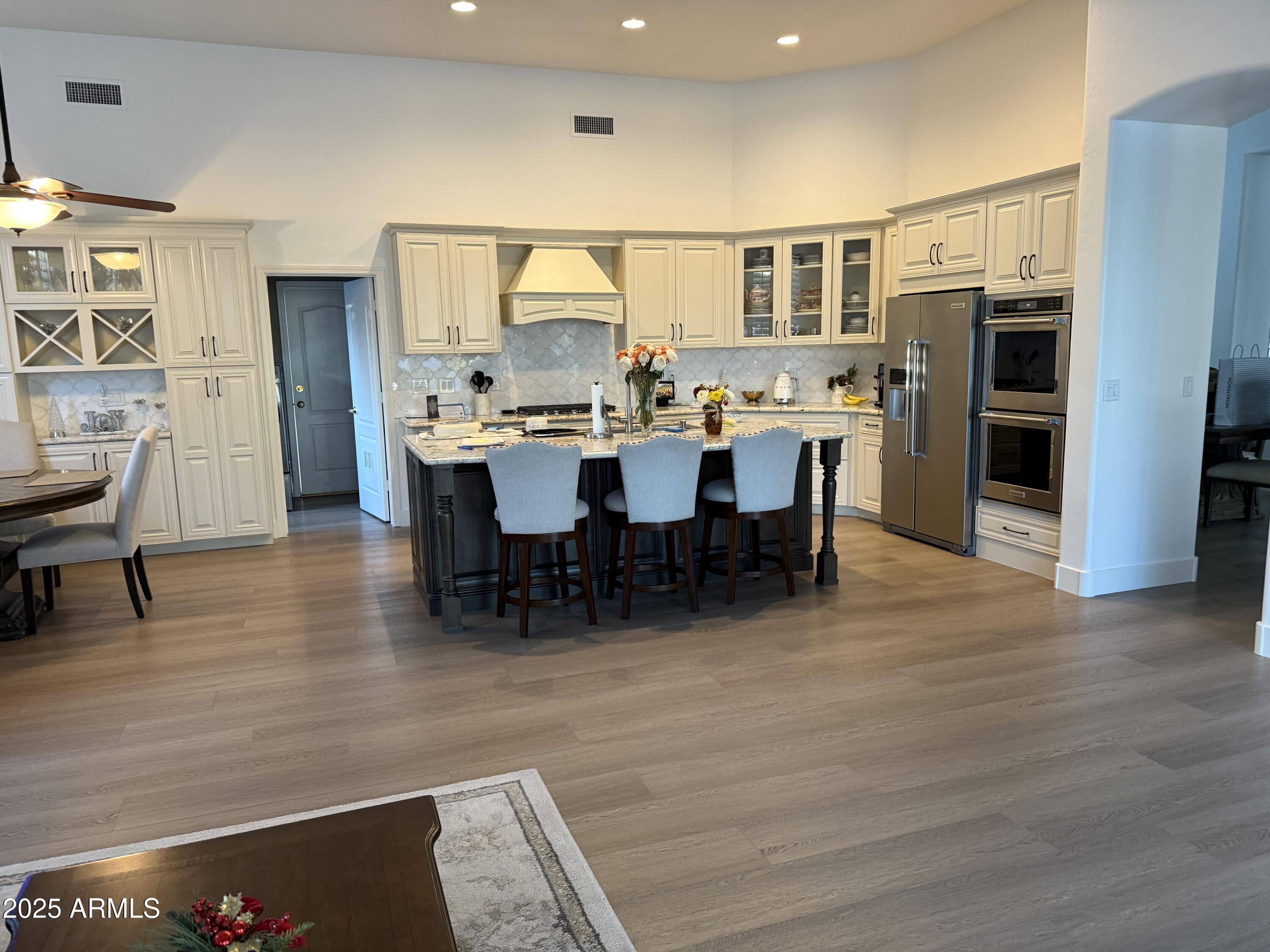 10907 E BELLA VISTA Drive