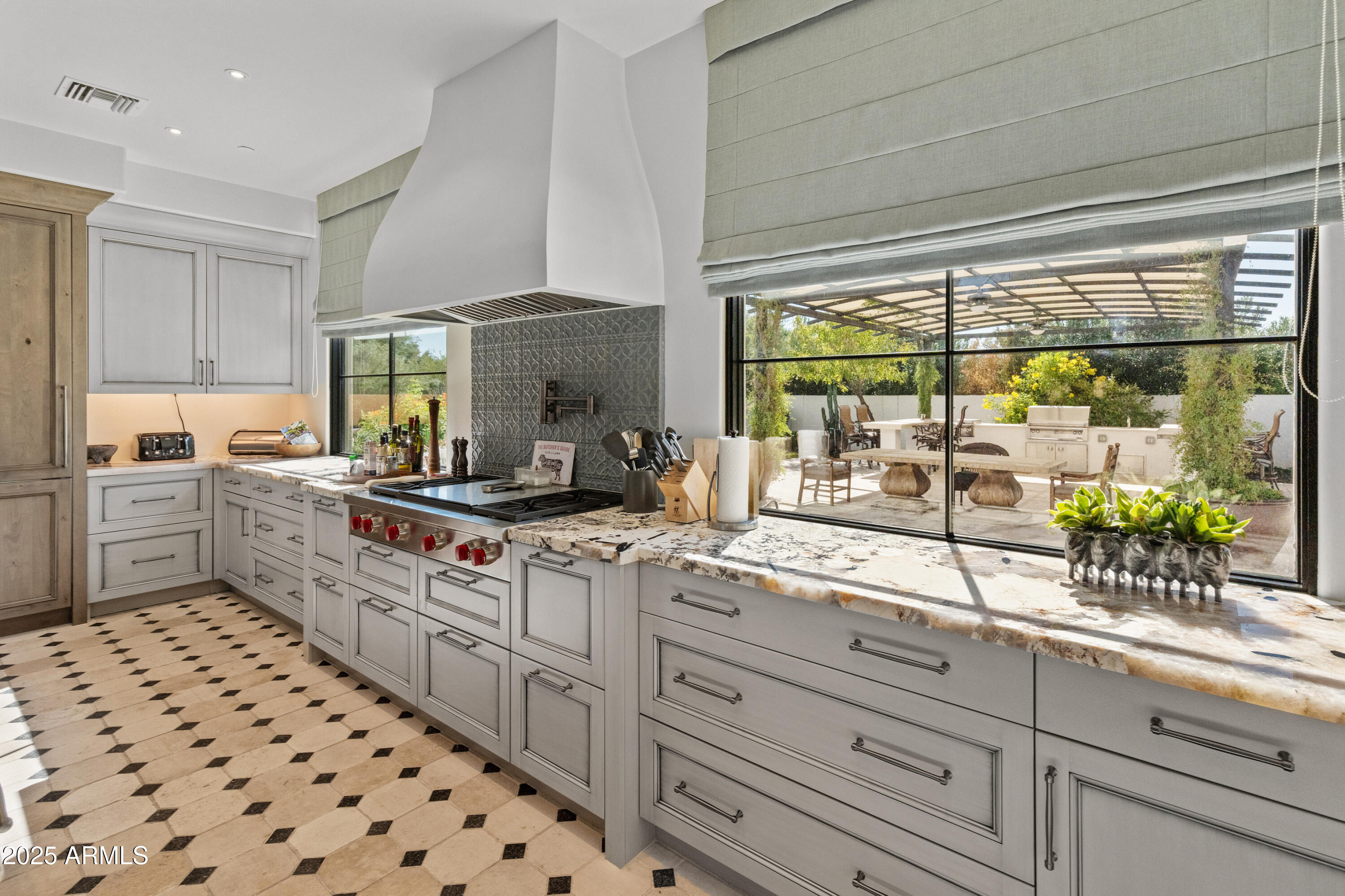 Paradise Valley, Arizona 85253, United States, 4 Bedrooms Bedrooms, ,6 BathroomsBathrooms,Residential,Active,251435