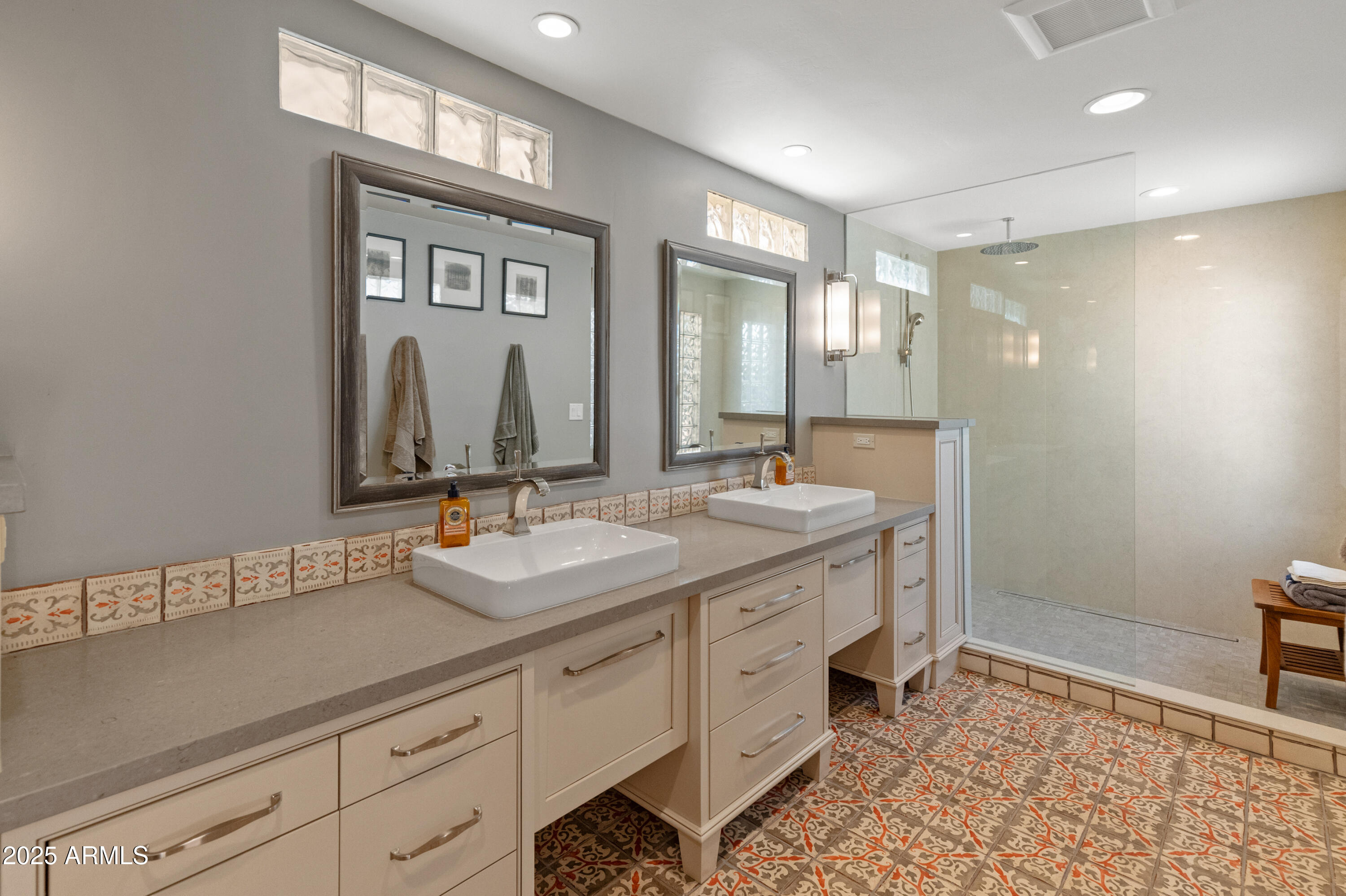 Paradise Valley, Arizona 85253, United States, 4 Bedrooms Bedrooms, ,6 BathroomsBathrooms,Residential,Active,251435