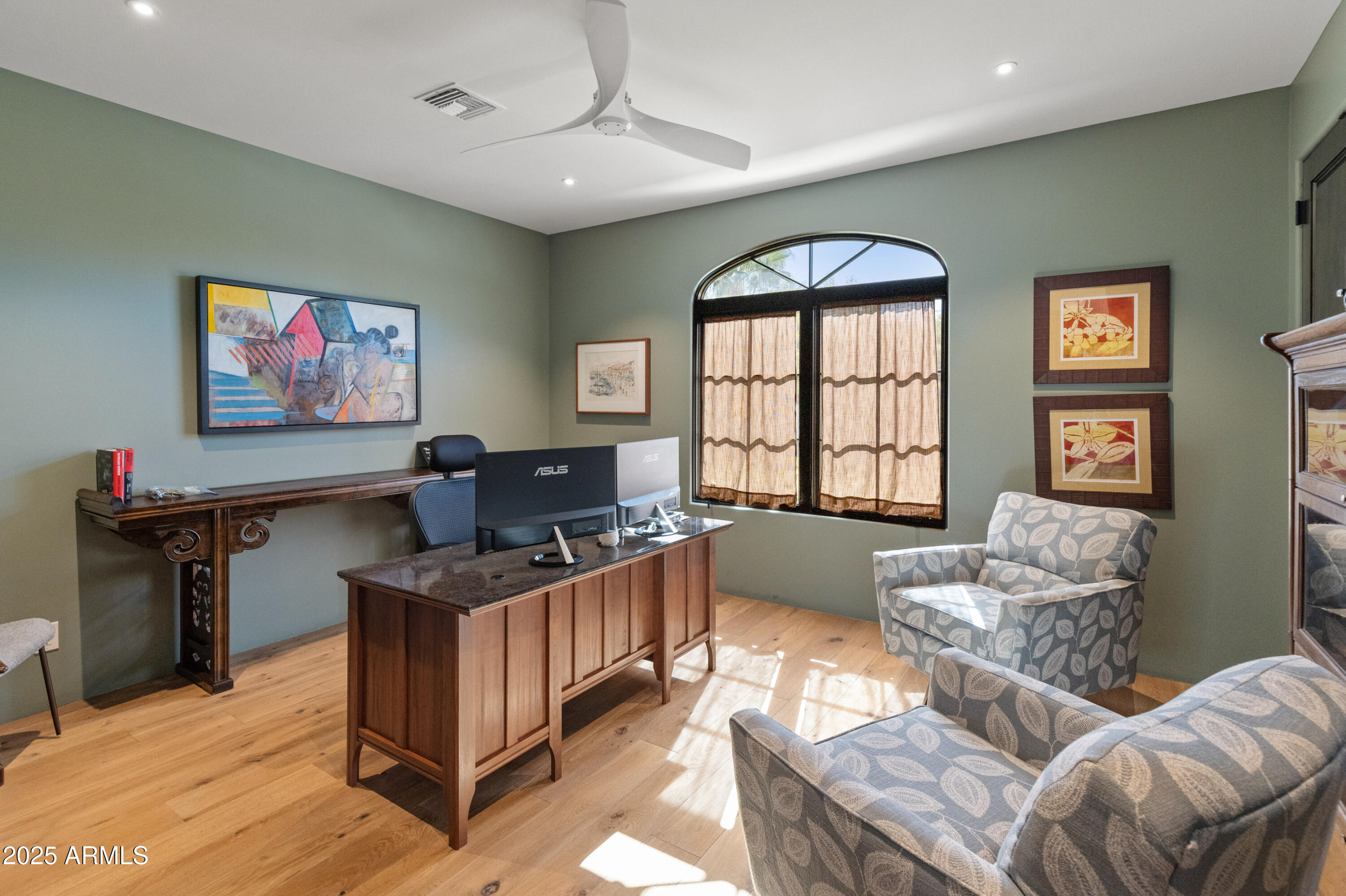 Paradise Valley, Arizona 85253, United States, 4 Bedrooms Bedrooms, ,6 BathroomsBathrooms,Residential,Active,251435