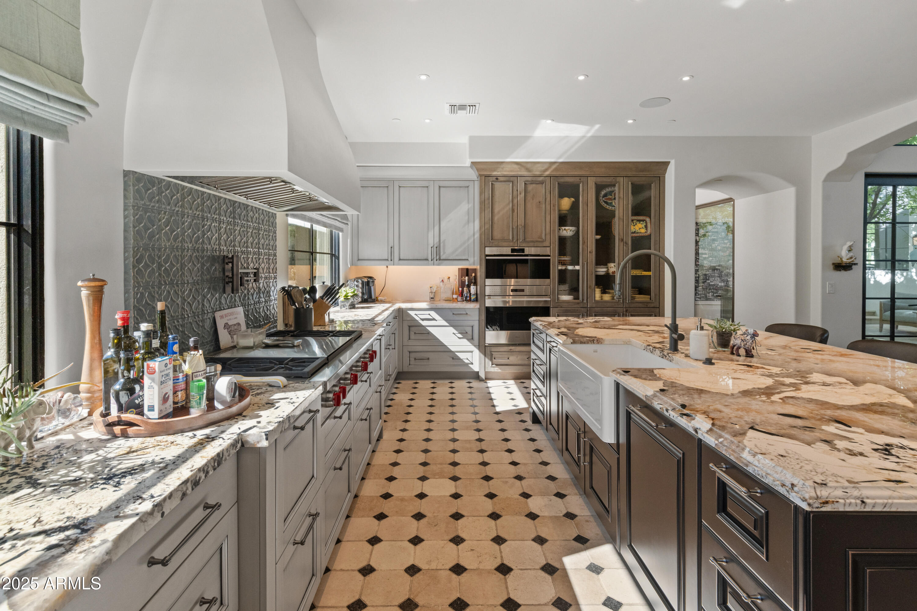 Paradise Valley, Arizona 85253, United States, 4 Bedrooms Bedrooms, ,6 BathroomsBathrooms,Residential,Active,251435