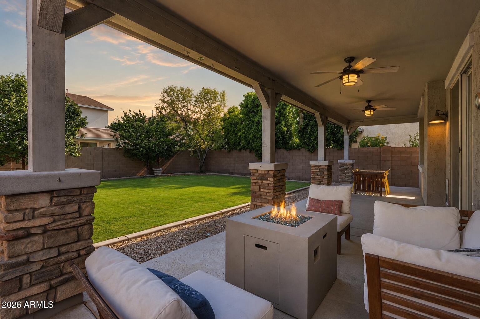 4261 E AMBER Lane