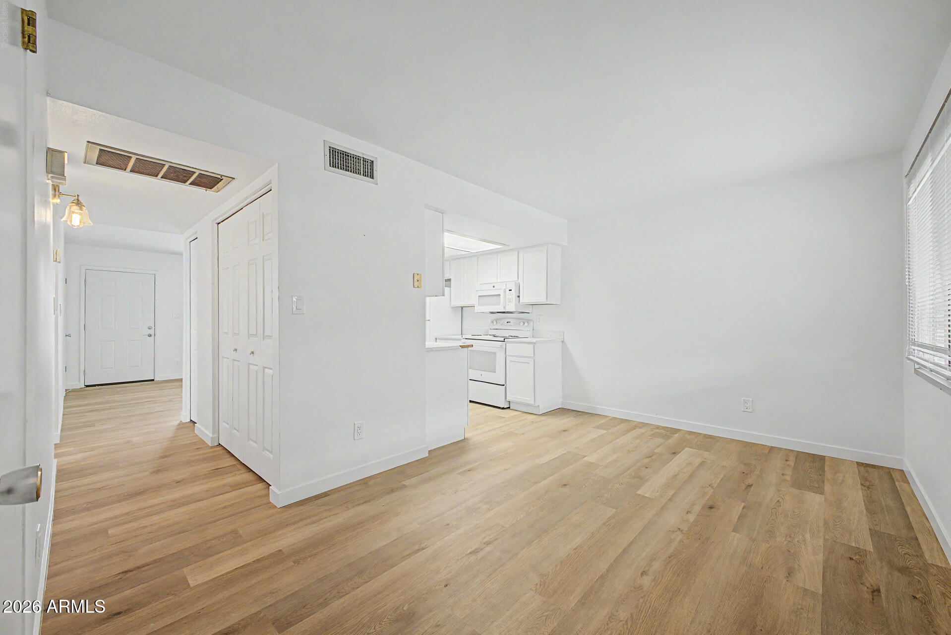 225 N STANDAGE -- 136