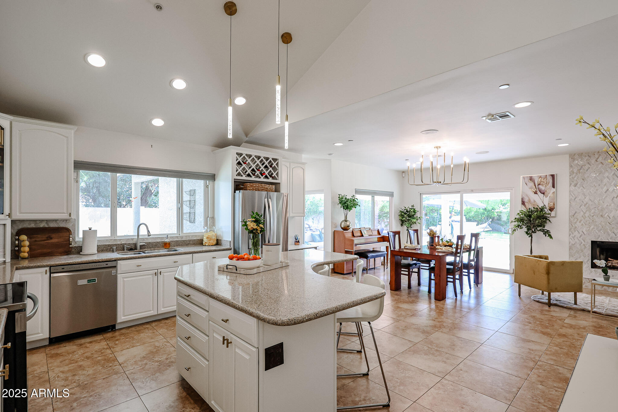 9015 E ALTADENA Avenue