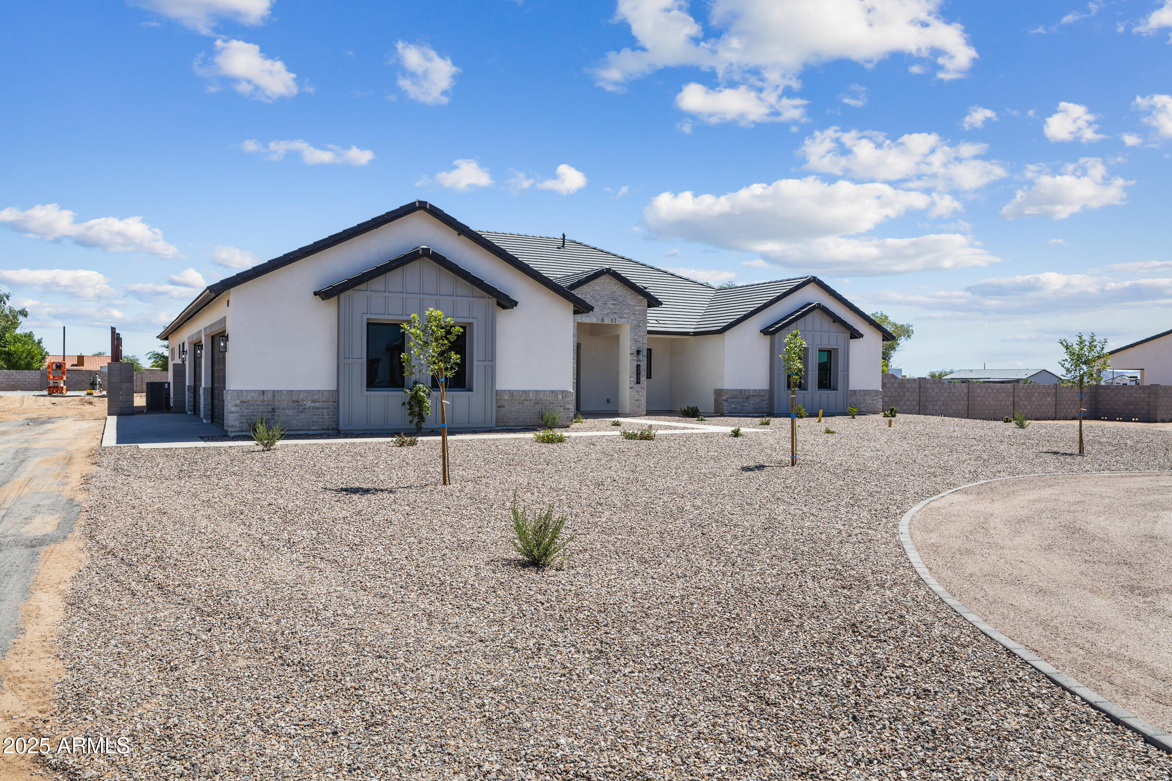 3989 E Freeman Lane