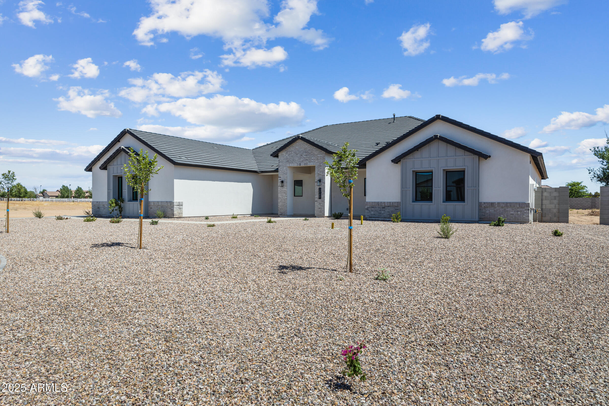 3989 E Freeman Lane