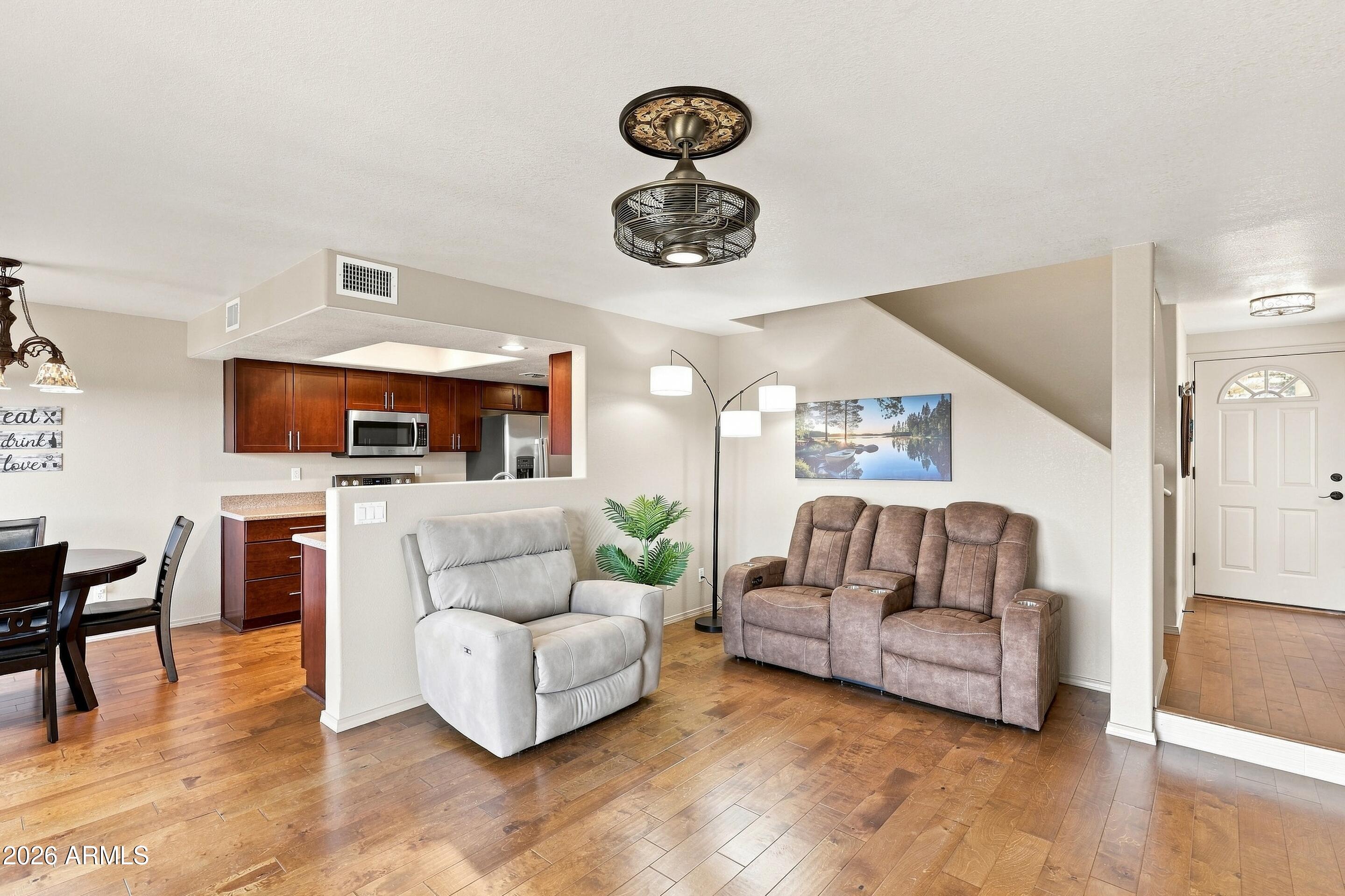 951 W Ensenada Lane