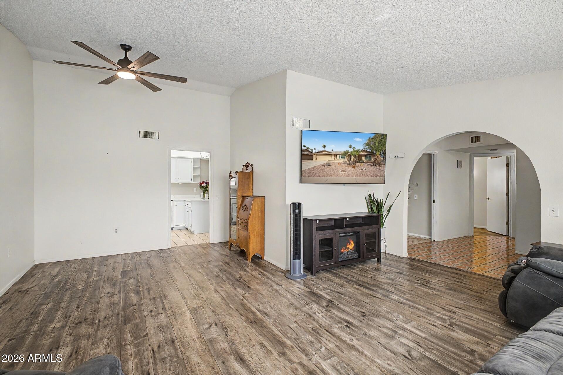 17242 N DESERT GLEN Drive