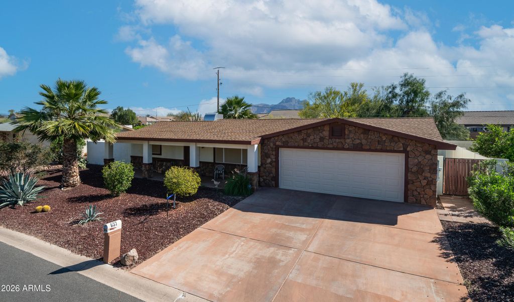 Photo of 637 S Copper Drive, Apache Junction, AZ 85120 (MLS # 6998791)