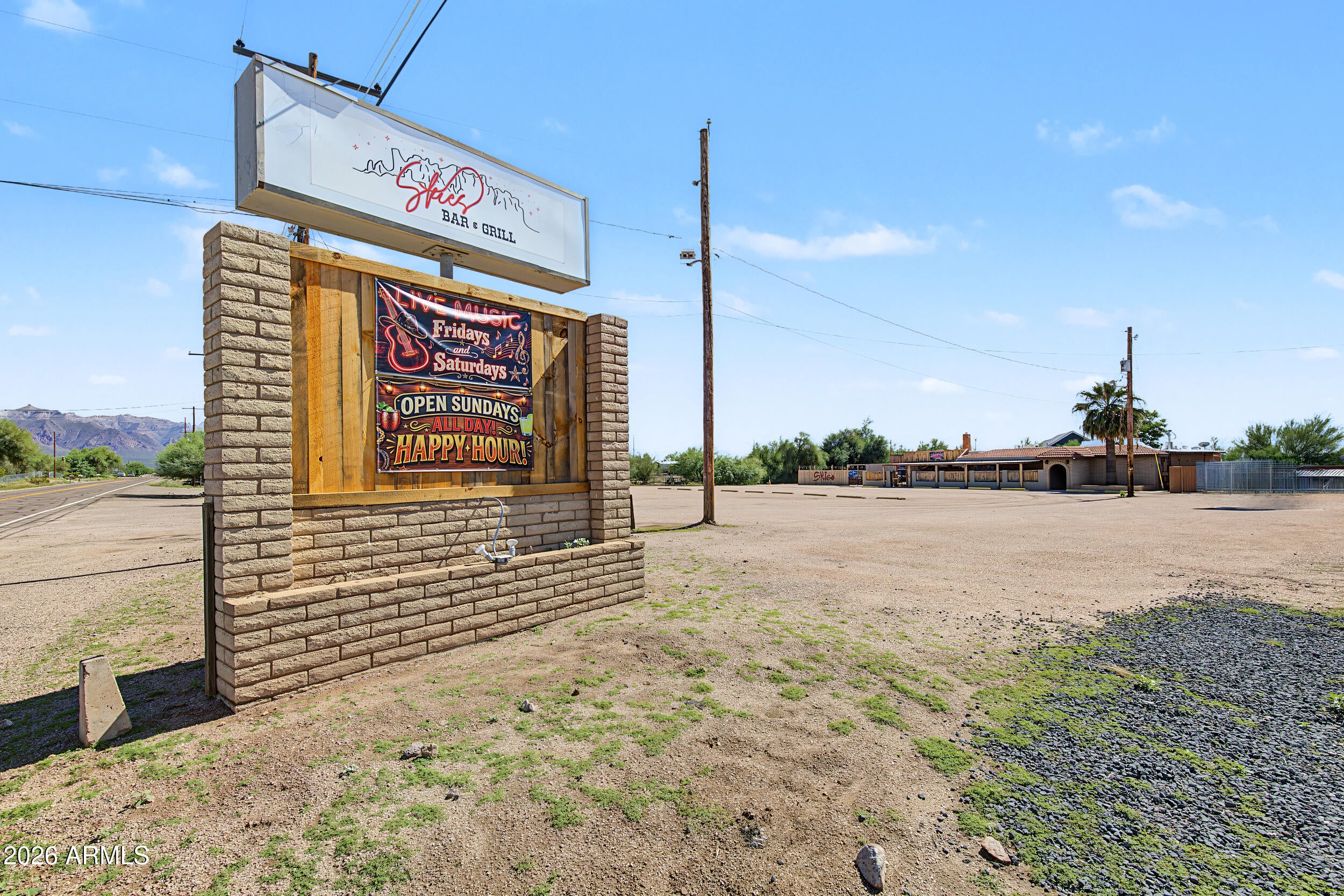 945 E SCENIC Street