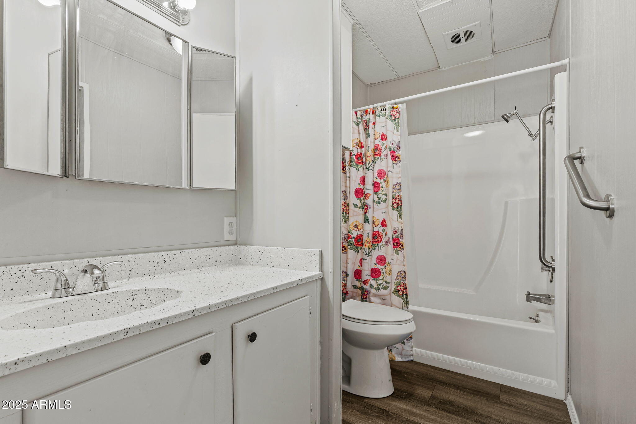 201 S GREENFIELD Road 207