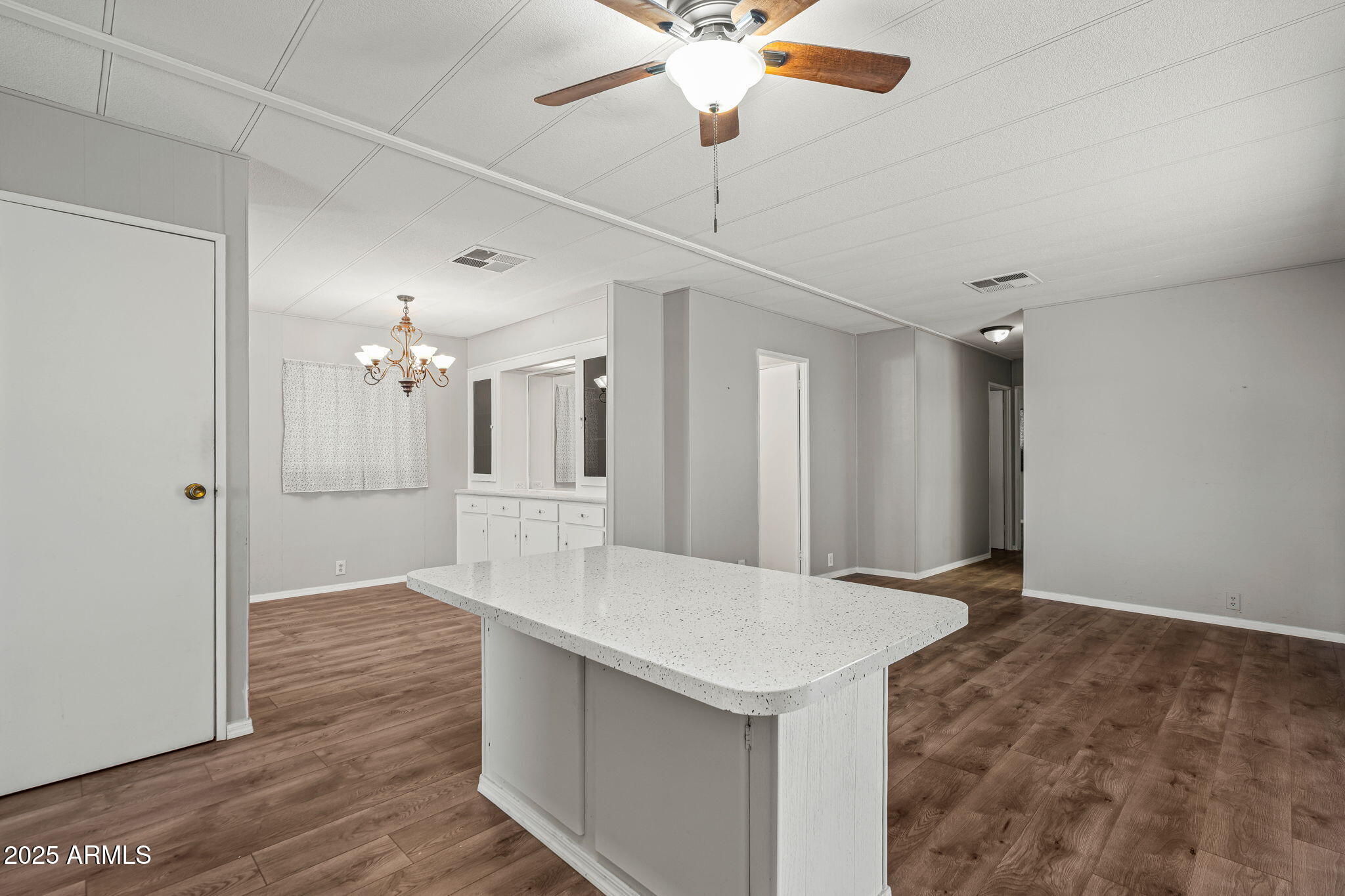 201 S GREENFIELD Road 207