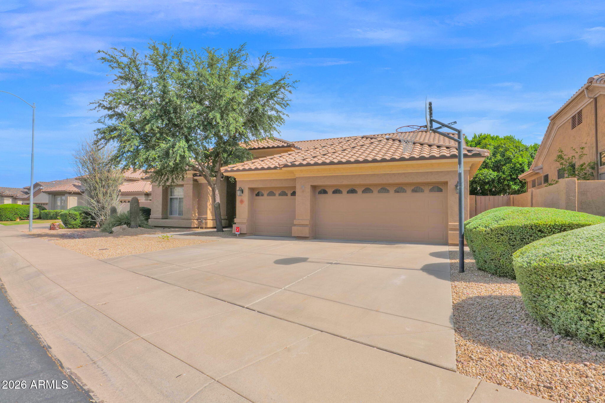 5559 E SHEENA Drive