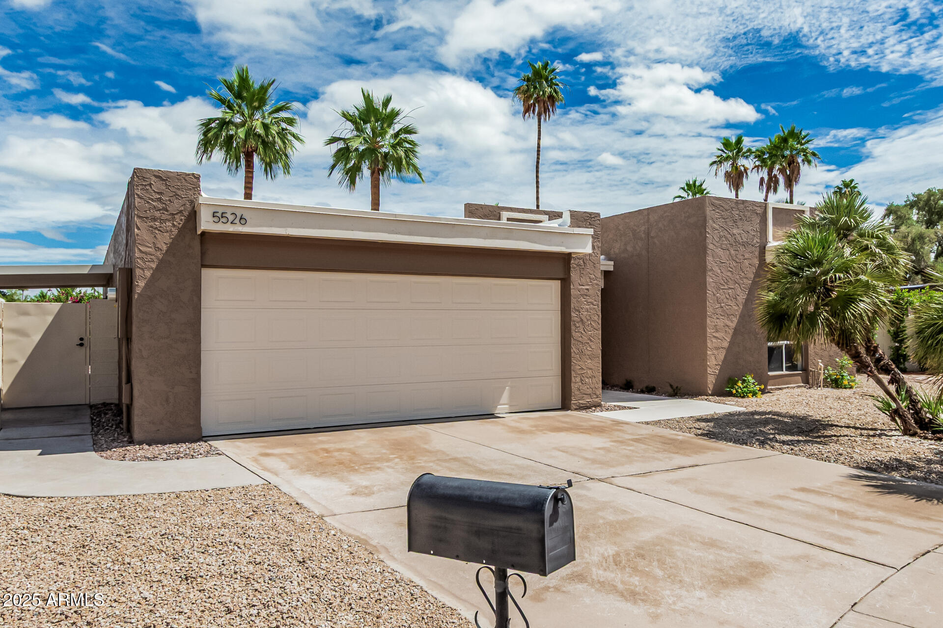 5526 N 77TH Way