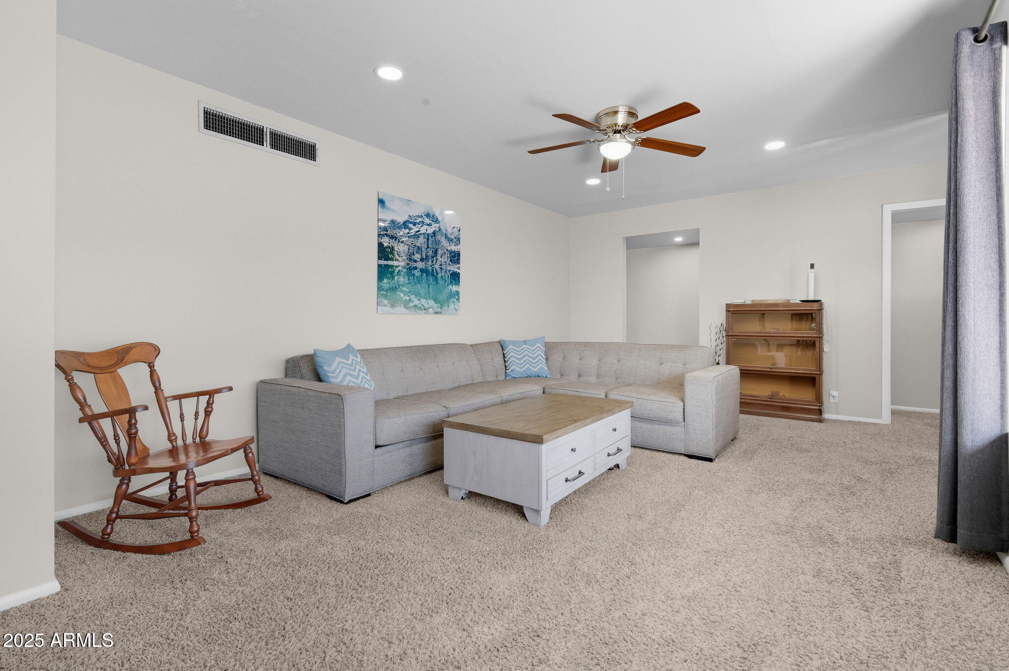 1802 E MEADOWBROOK Avenue