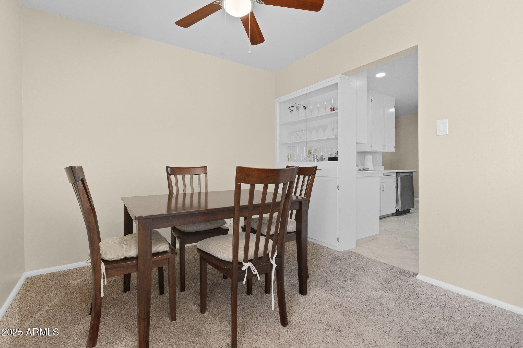 1802 E MEADOWBROOK Avenue