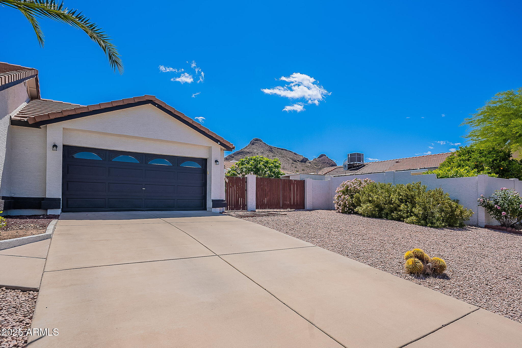 1811 E TIERRA BUENA Lane