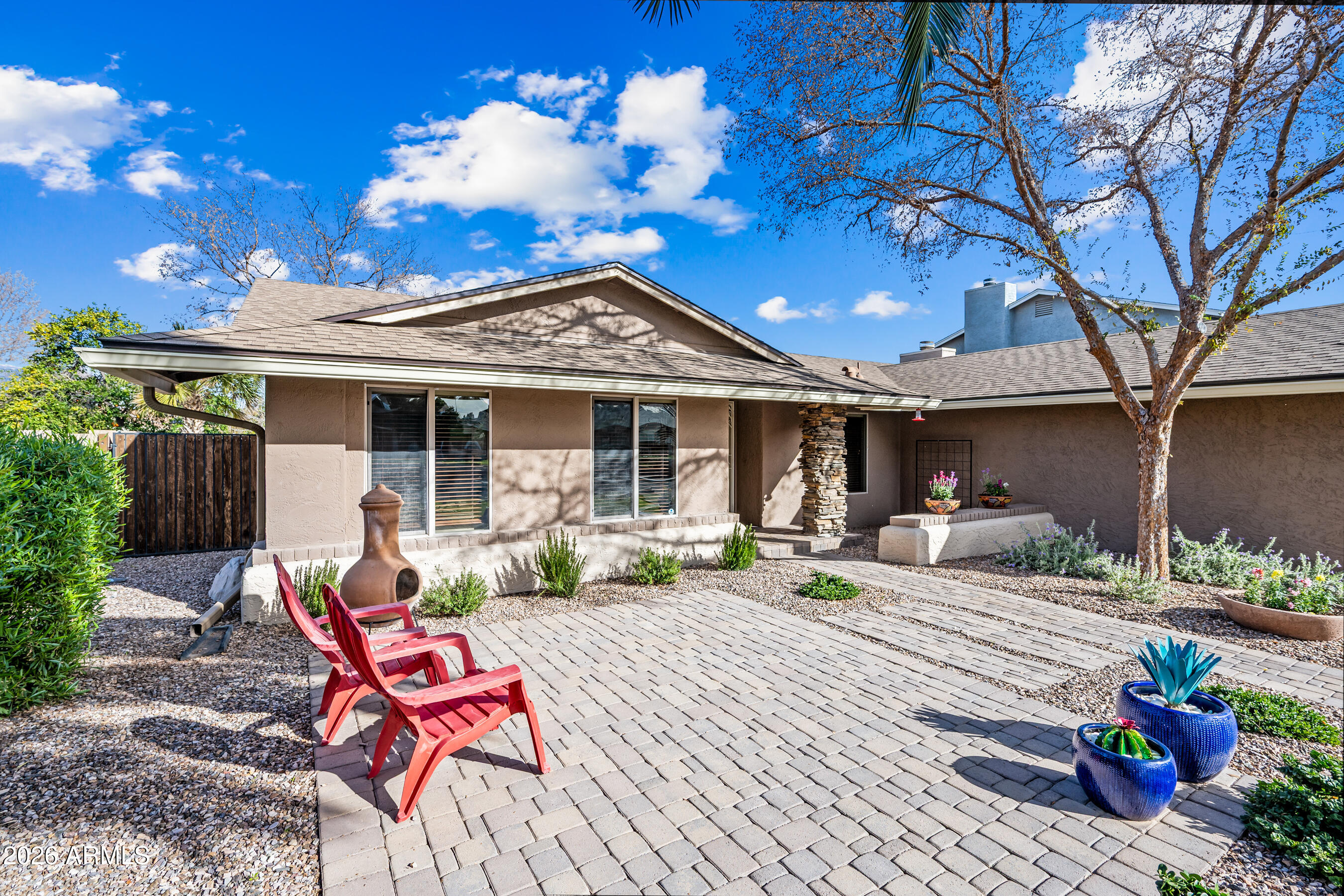 4616 W BUFFALO Street