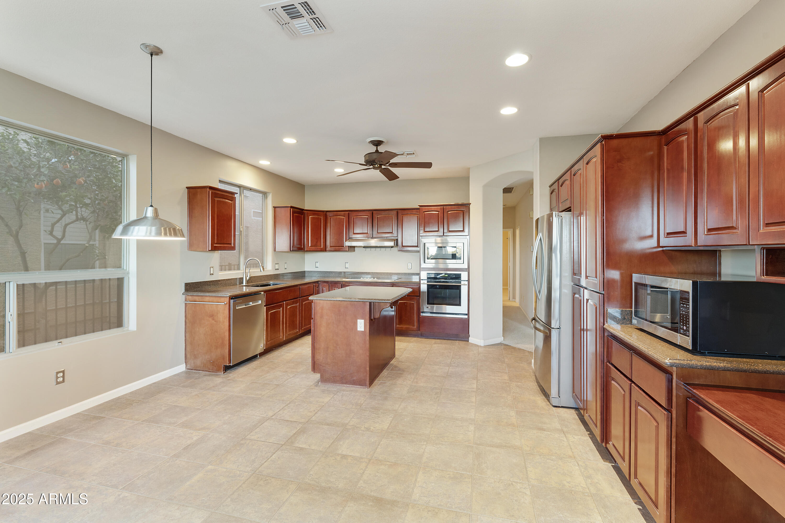 10050 E COOPERS HAWK Drive