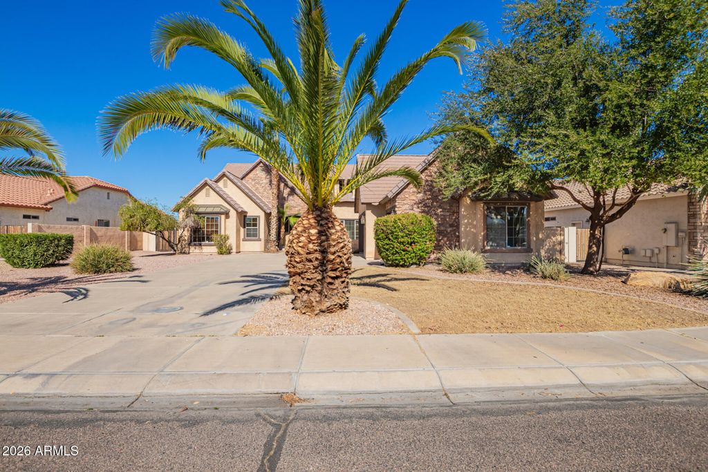 Photo of 12746 W Colter Street, Litchfield Park, AZ 85340 (MLS # 6980182)