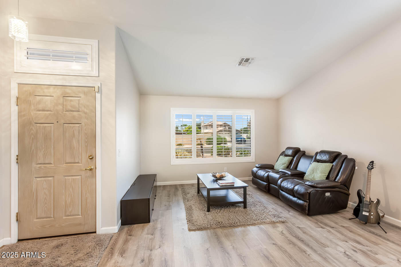 1111 S ROWEN --