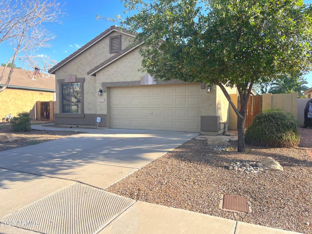 Photo of 5773 W Golden Lane, Glendale, AZ 85302 (MLS # 6927773)