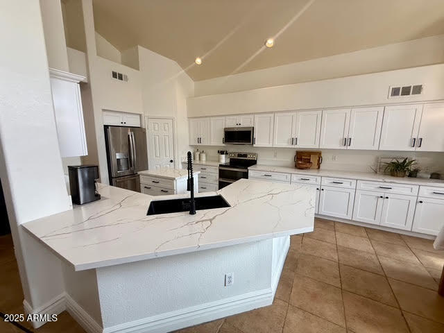 6743 E TYNDALL Circle