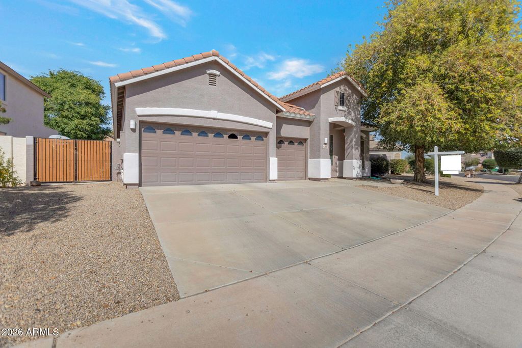 Photo of 8796 W Frier Drive, Glendale, AZ 85305 (MLS # 6987158)