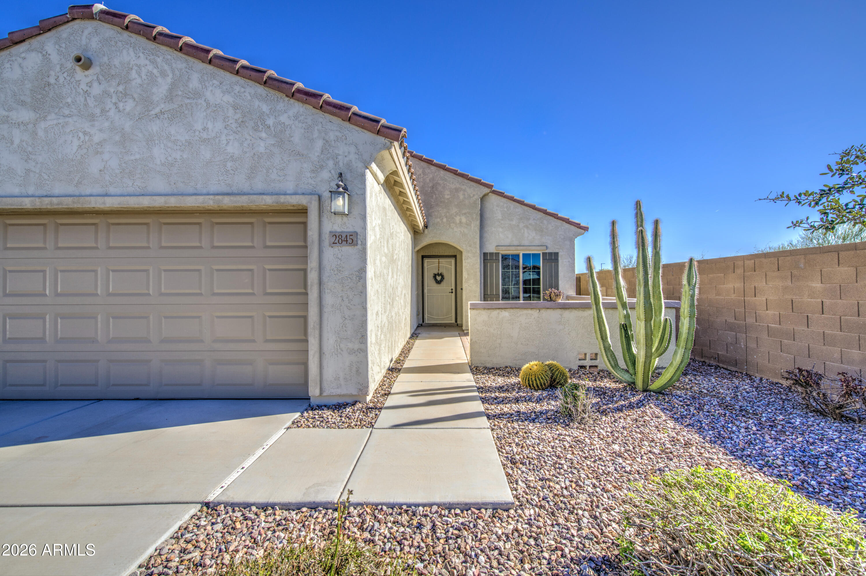 2845 N CRESTWOOD Court