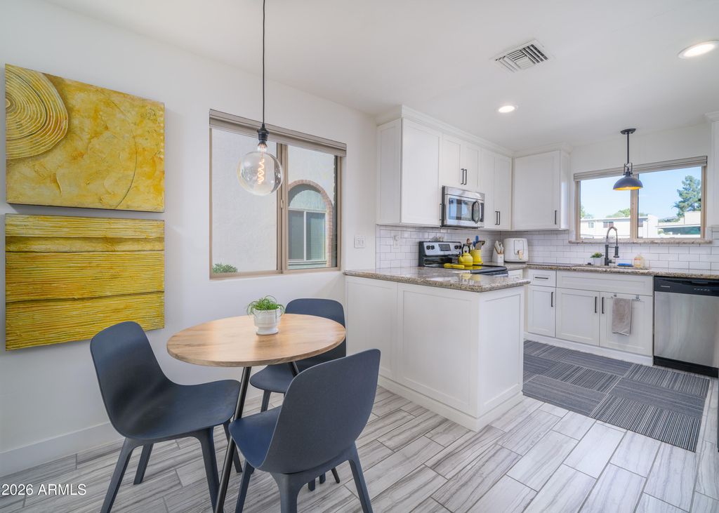 Photo of 8145 N Central Avenue #17, Phoenix, AZ 85020 (MLS # 6975482)