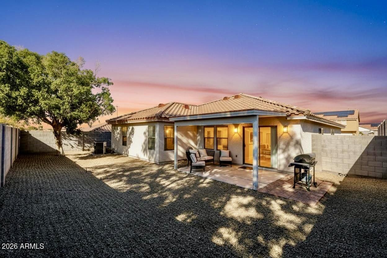 10561 W LOUISE Drive