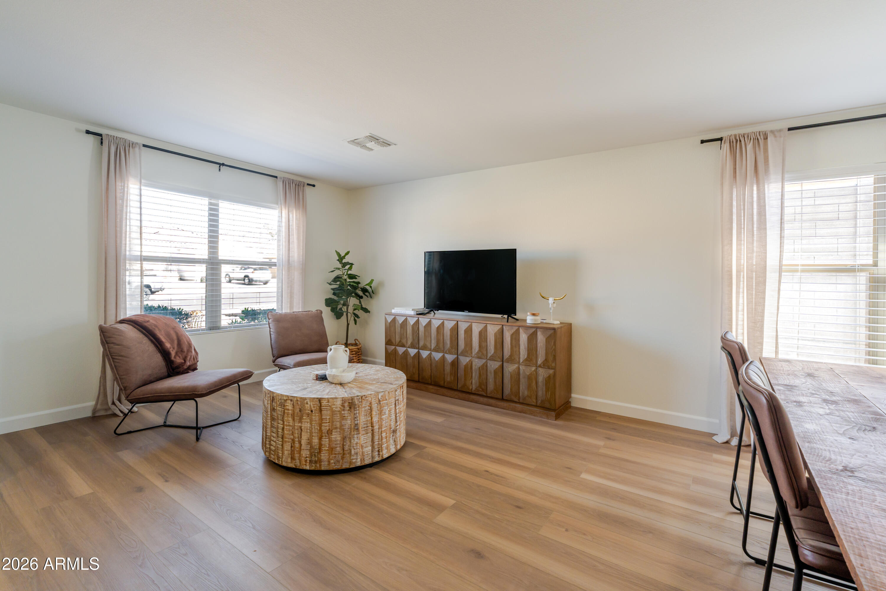 10561 W LOUISE Drive