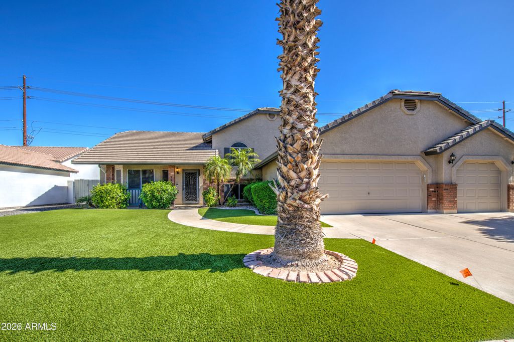 Photo of 2141 E Marquette Drive, Gilbert, AZ 85234 (MLS # 7044353)