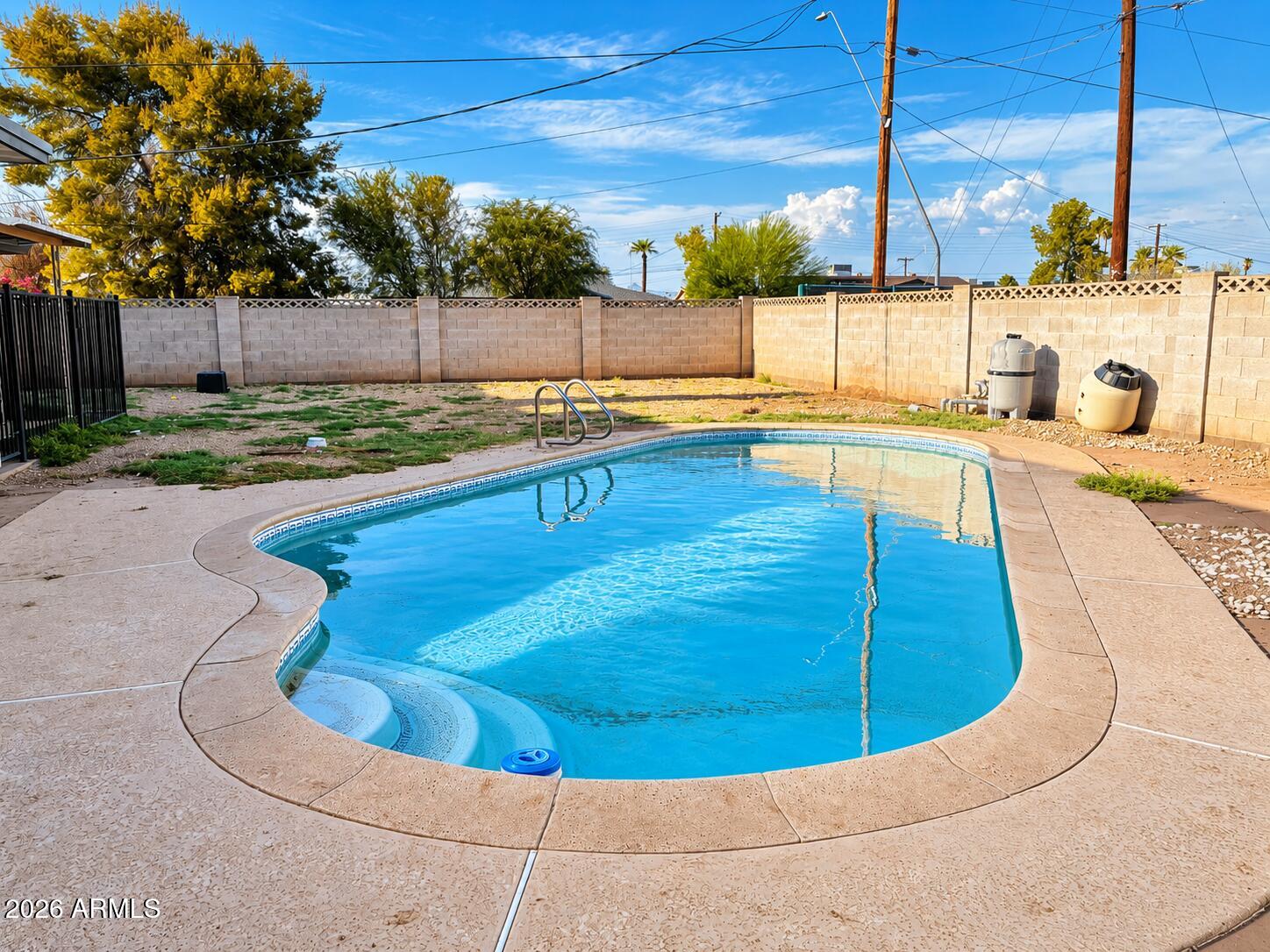 1557 N FERN Circle