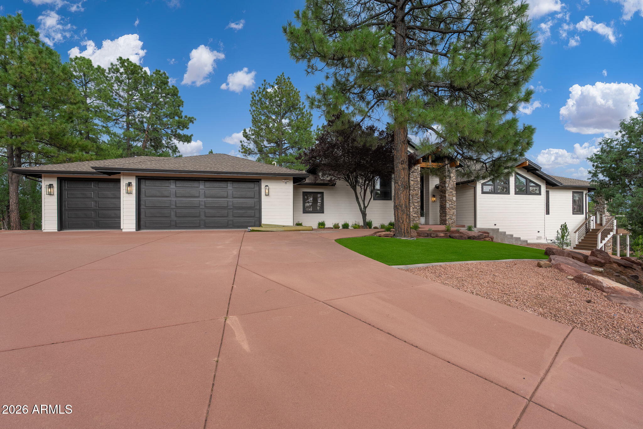 810 N Chaparral Pines Drive