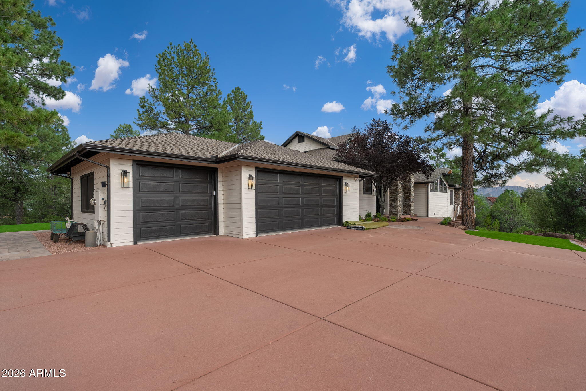 810 N Chaparral Pines Drive