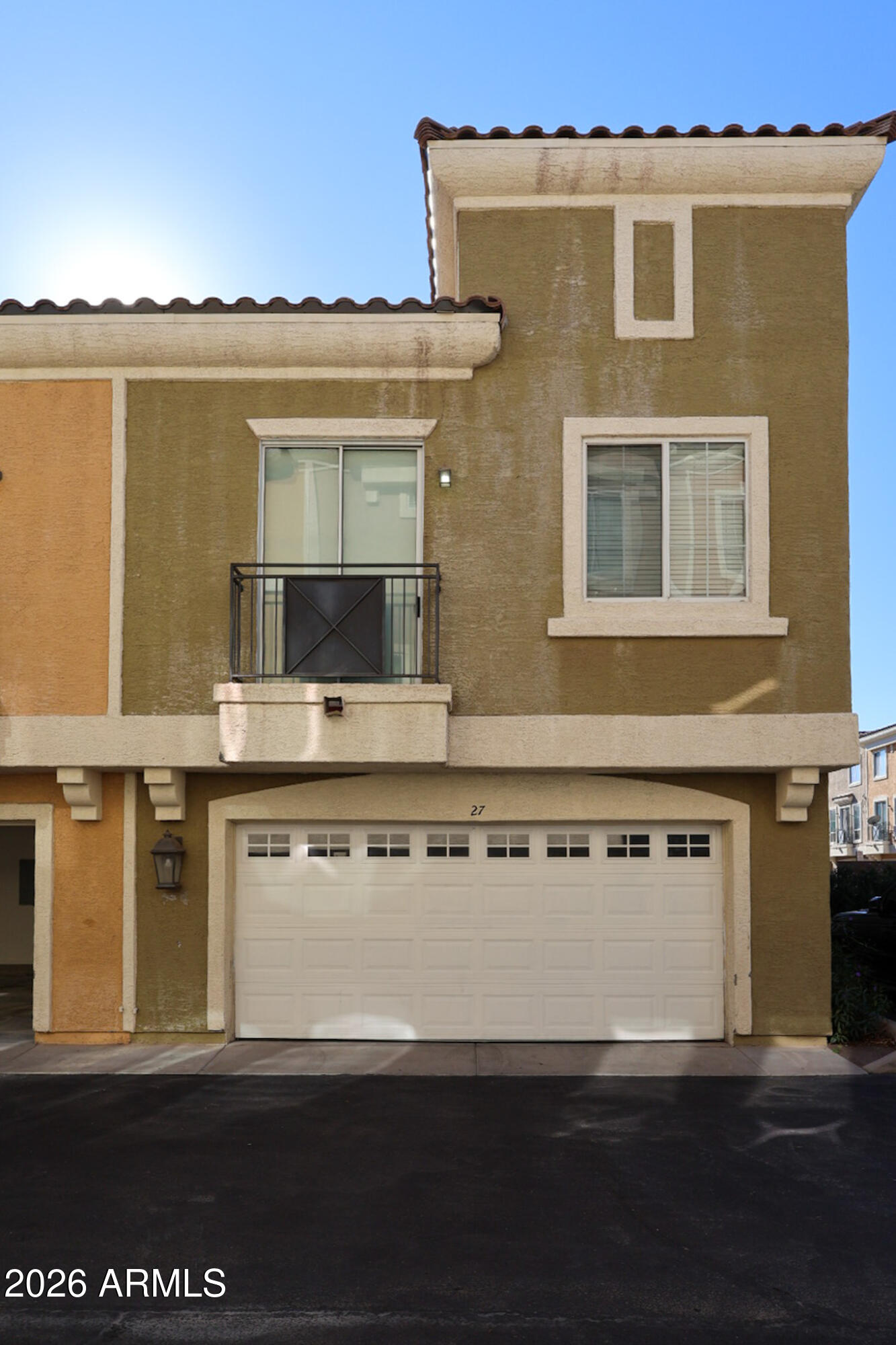 2450 W GLENROSA Avenue 27