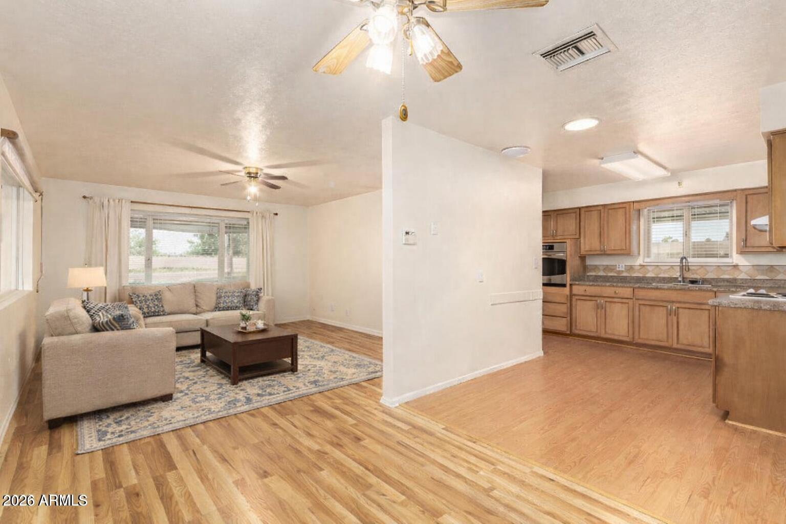 6224 E DALLAS Street