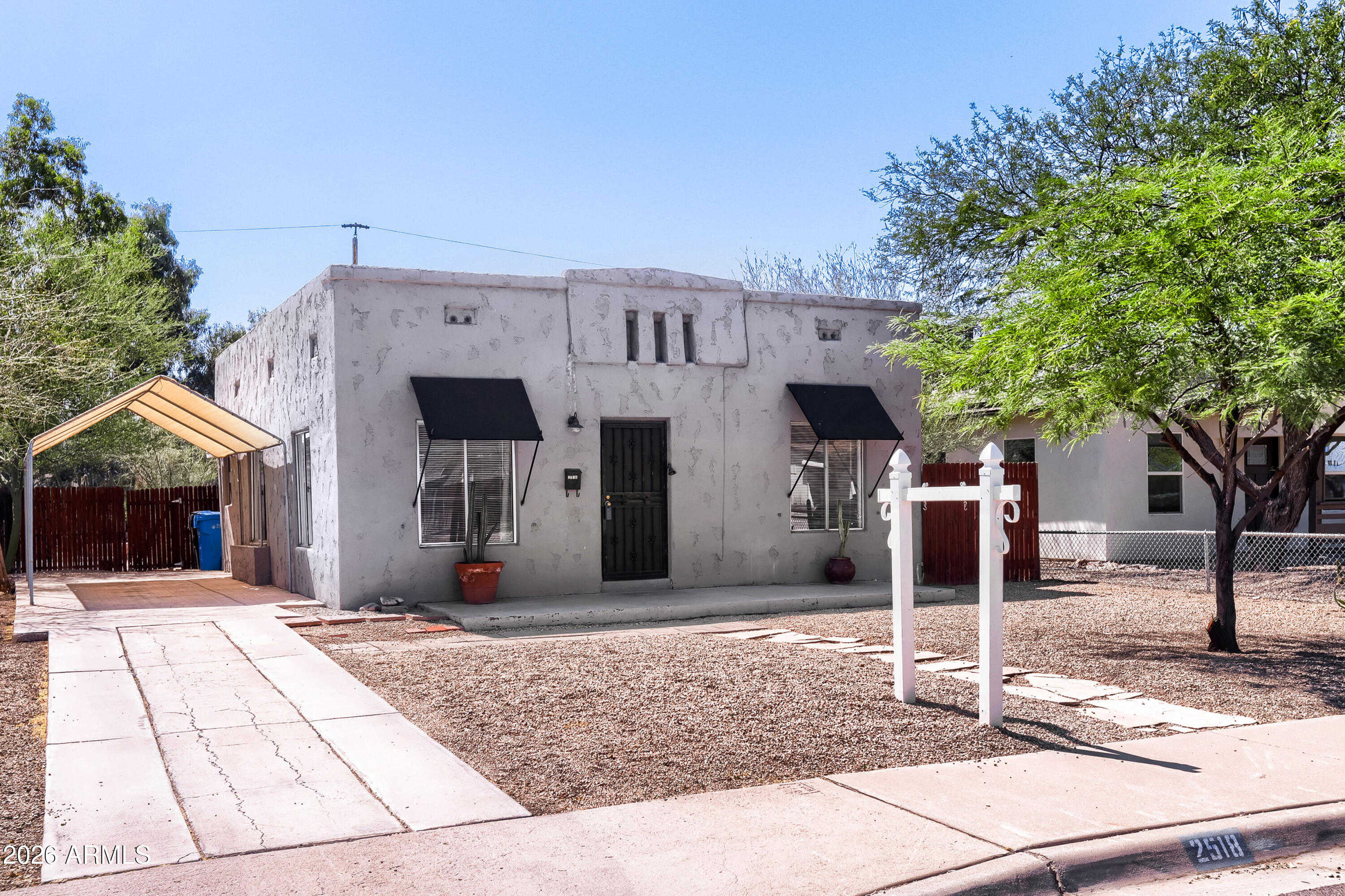 2518 N MITCHELL Street